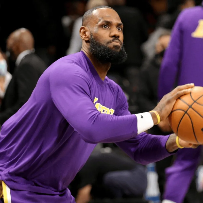 MK体育APP-高效输出！詹姆斯近2战场均30.0分9.0篮板8.0助攻1.0次盖帽