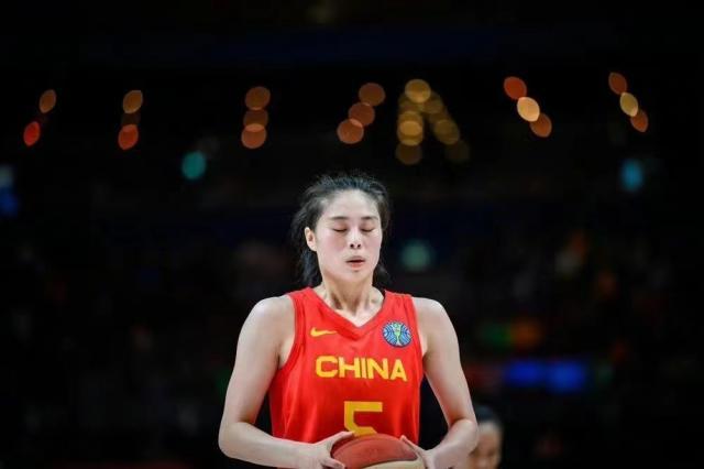 MK体育娱乐-抢断、罚球、防守 生死时刻王思雨三招生擒袋鼠