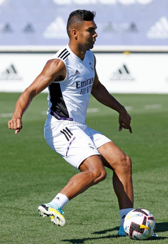 别欧冠霸主扶贫凌乱豪门,卡塞米罗考虑加盟曼联?